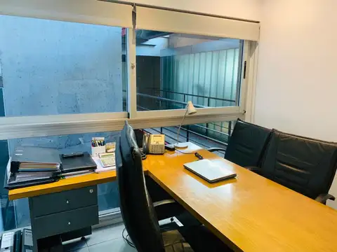 Oficina en Venta con 1 cochera