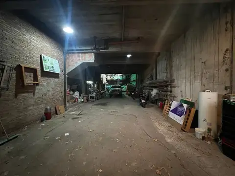Galpón en  alquiler en pleno centro de Berazategui