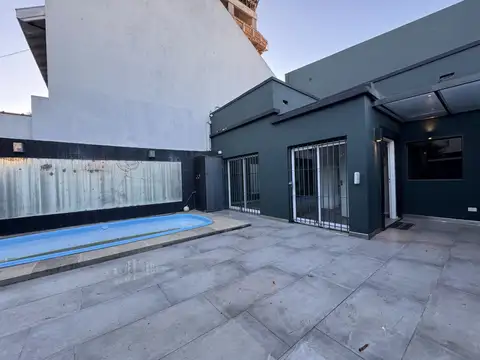 Casa 5 ambientes con 2 baños