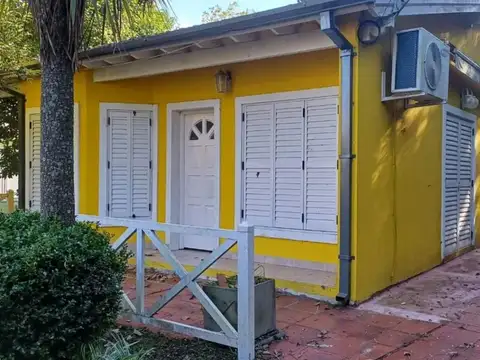 Casa en venta - 2 Dormitorios 2 Baños - Cochera - Abasto CLUB DE CAMPO LA TORRE