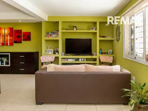 Casa 6 ambientes con 3 baños