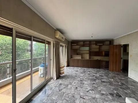 Semipiso de 3 ambientes con balcón y lavadero ¡Muy amplio y luminoso!