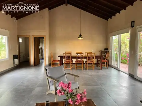 Casa en Venta con 2 cocheras