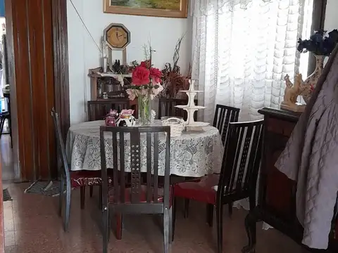 Casa 5 ambientes con 3 baños