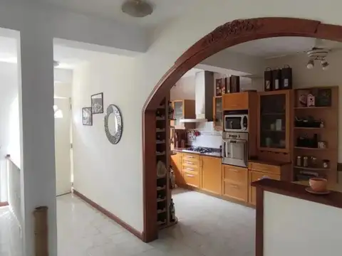 Casa 5 ambientes con 2 baños