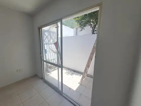 Alquiler PH 2 ambientes con patio en Saavedra