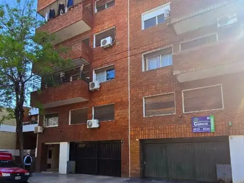 DEPARTAMENTO 2 AMBIENTES CON COCHERA.