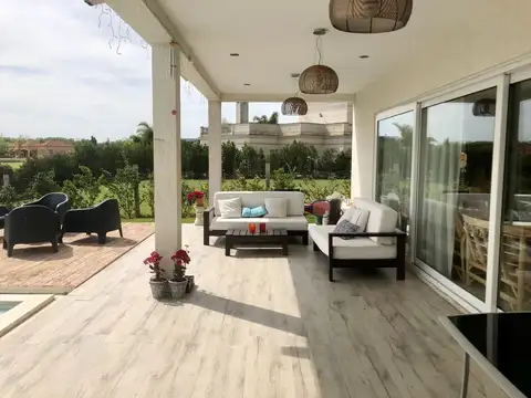 Casa 7 ambientes con 7 baños