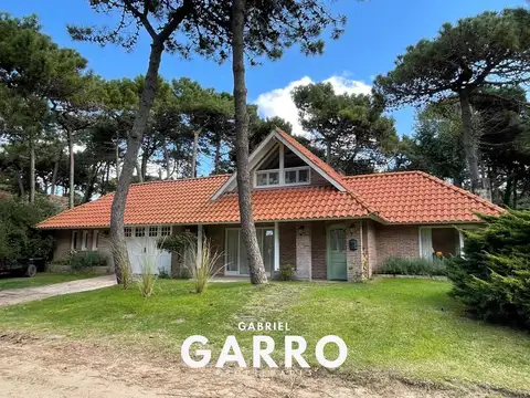 Chalet tradicional en alquiler temporal en Pinamar Norte