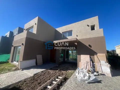 SANTA LUCIA CASA EN VENTA - CUAN PROPIEDADES