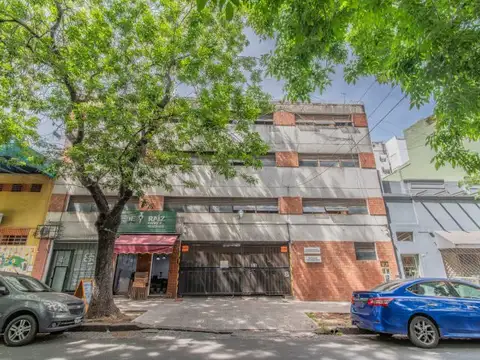 Venta Caballito Sur Cochera Cubierta Montacarga Piso Tres