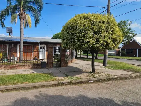 VENTA - CASA 3 DORMITORIOS - PJE EL ZONDA 1600 -PEREZ-