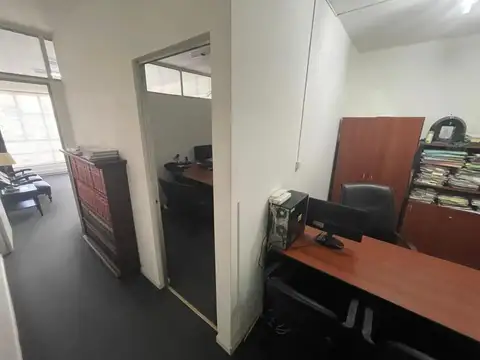 Oficina 3 ambientes con 1 baño