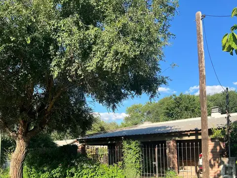 VENTA DE CASA 5 DORMITORIOS COSQUIN