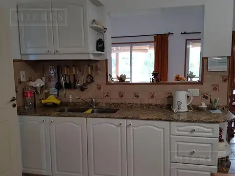 Casa 4 ambientes con 3 baños