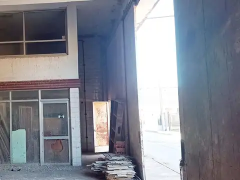 Galpon en Venta 25  mts Fondo