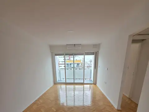 Excelente 3 ambientes a re estrenar balcon aterrazado Vista abierta