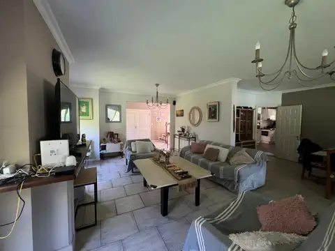 Casa en Venta en Pilar del Este - Los Jazmines, USD 320.000