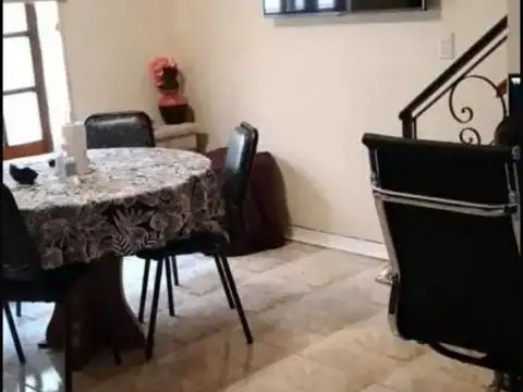 Depto Tipo Casa 3 ambientes con 1 baño