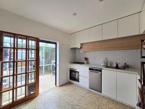 Casa 3 ambientes con 2 baños