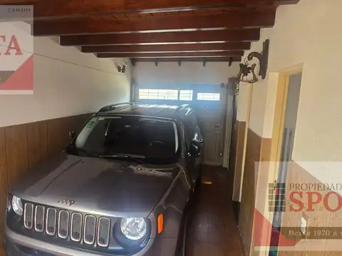 Casa 4 ambientes con 2 baños