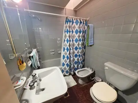 Se vende casa con buena ubicación (Apta credito hipotecario)