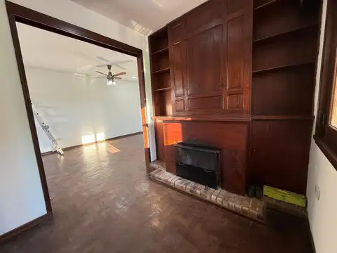 Casa 6 ambientes con 2 baños