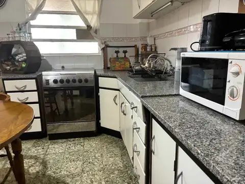 Casa 3 ambientes con 2 baños