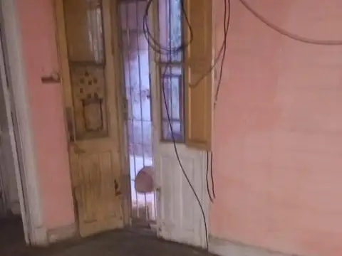 Ubicado  a mts de caminito ideal para hospedar varias flias
