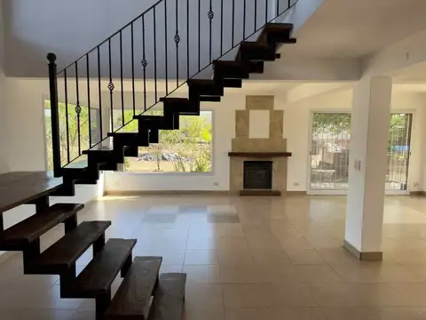 Casa en Venta en La Silleta, USD 220.000