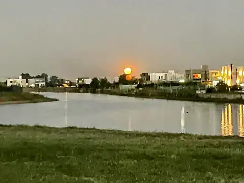 Terreno en Venta 20  mts Fondo