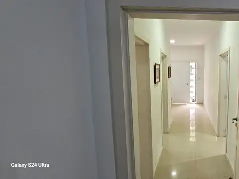 Casa 6 ambientes con 2 baños