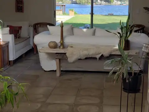 Casa en Venta con 7 cocheras