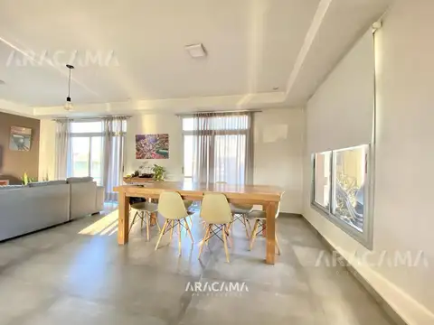 Casa en Venta al Este