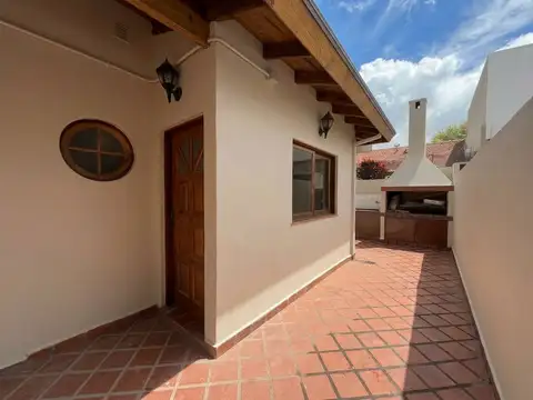 Depto Tipo Casa en Alquiler de 3 ambientes