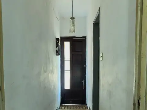 Casa 10 ambientes con 2 baños