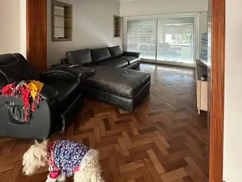 Casa 6 ambientes con 4 baños