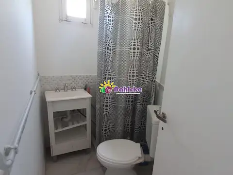 Casa 3 ambientes con 2 baños