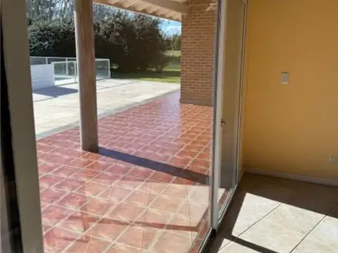 Casa en Venta en Estancia Benquerencia Farm Club, USD 520.000