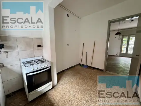CASA EN PLANTA ALTA DE DOS DORM CON BALCON EN ALQUILER EN ARROYITO