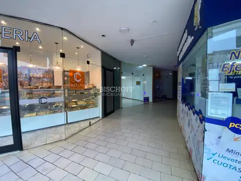 LOCAL EN ALQUILER DENTRO DE GALERIA, CENTRO, VILLA GESELL
