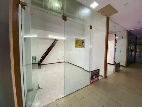 LOCAL EN ALQUILER DENTRO DE GALERIA, CENTRO, VILLA GESELL