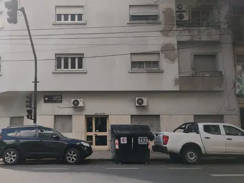 Excelente departamento de 3 Ambientes con patio en Flores