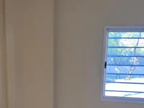 Depto Tipo Casa en Alquiler en Carapachay, $ 650.000