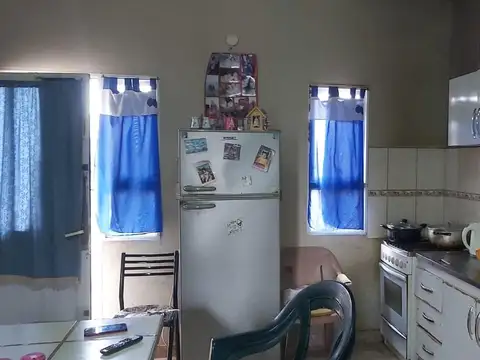 Casa 4 ambientes con 1 baño
