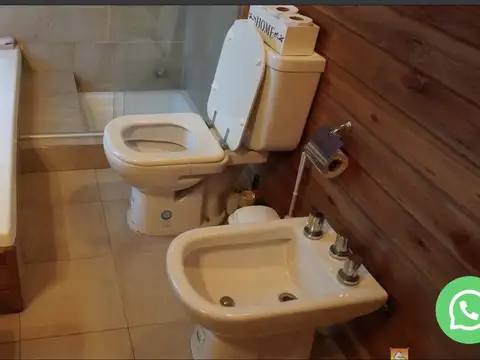 CABAÑA DE TRONCOS EN BOSQUE | 960 M² | A 5 CUADRAS DEL MAR