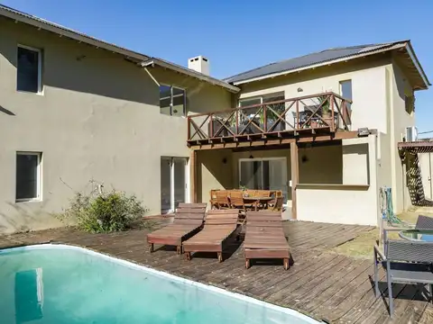 Casa 4 ambientes con 4 baños