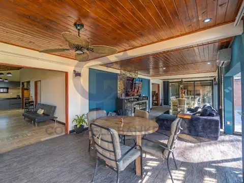 Casa 5 ambientes con 2 baños