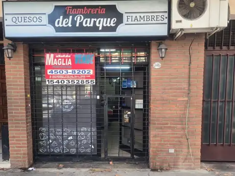 Local todo en P.B de 42m2 Excelente ubicación a 250mts de Cuenca y estación Villa del Parque