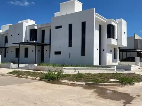 VENTA DUPLEX A ESTRENAR  2 DORMITORIOS DOCTA PARQUE